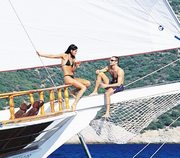 Mavi Tur Teknede Burun